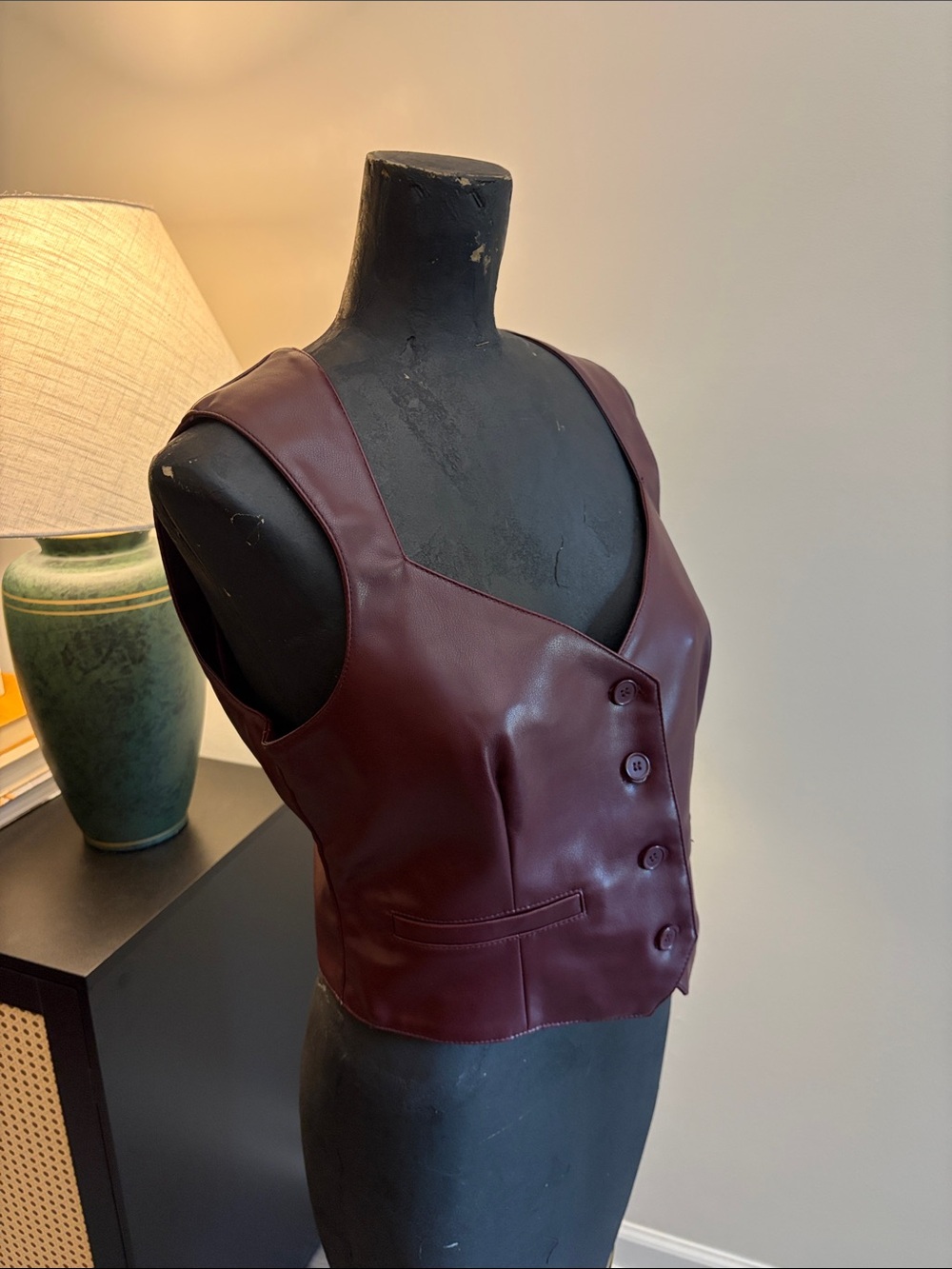 7 for All Mankind Y2K Preppy Faux Leather Burgundy Vest Size M Bandage Neckline - Picture 4 of 13